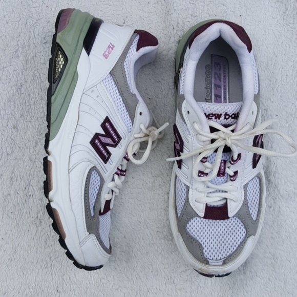 new balance motion control sneakers